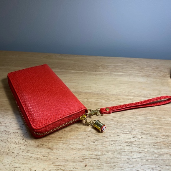 Red Wallet - Picture 8 of 9